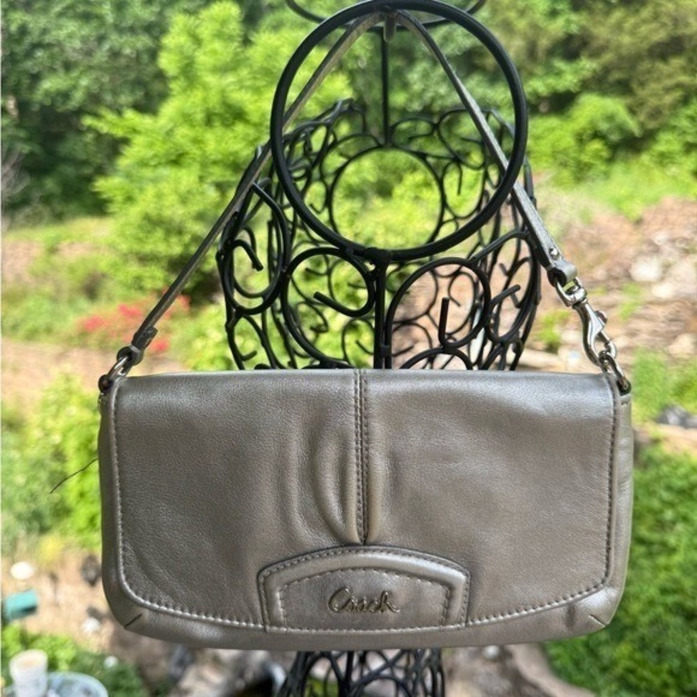 Coach Legacy Leather Wristlet – Dove Gray ✨